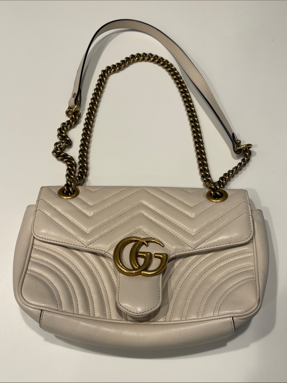 Gucci Beige Matelassé Chevron GG Shoulder Bag with Gold Hardware